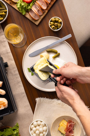 Verso 8-Person Cast-Iron Raclette Grill | Indoor / Outdoor