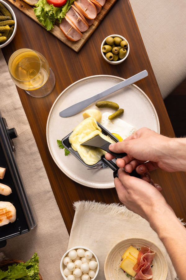 Verso 8-Person Cast-Iron Raclette Grill | Indoor / Outdoor