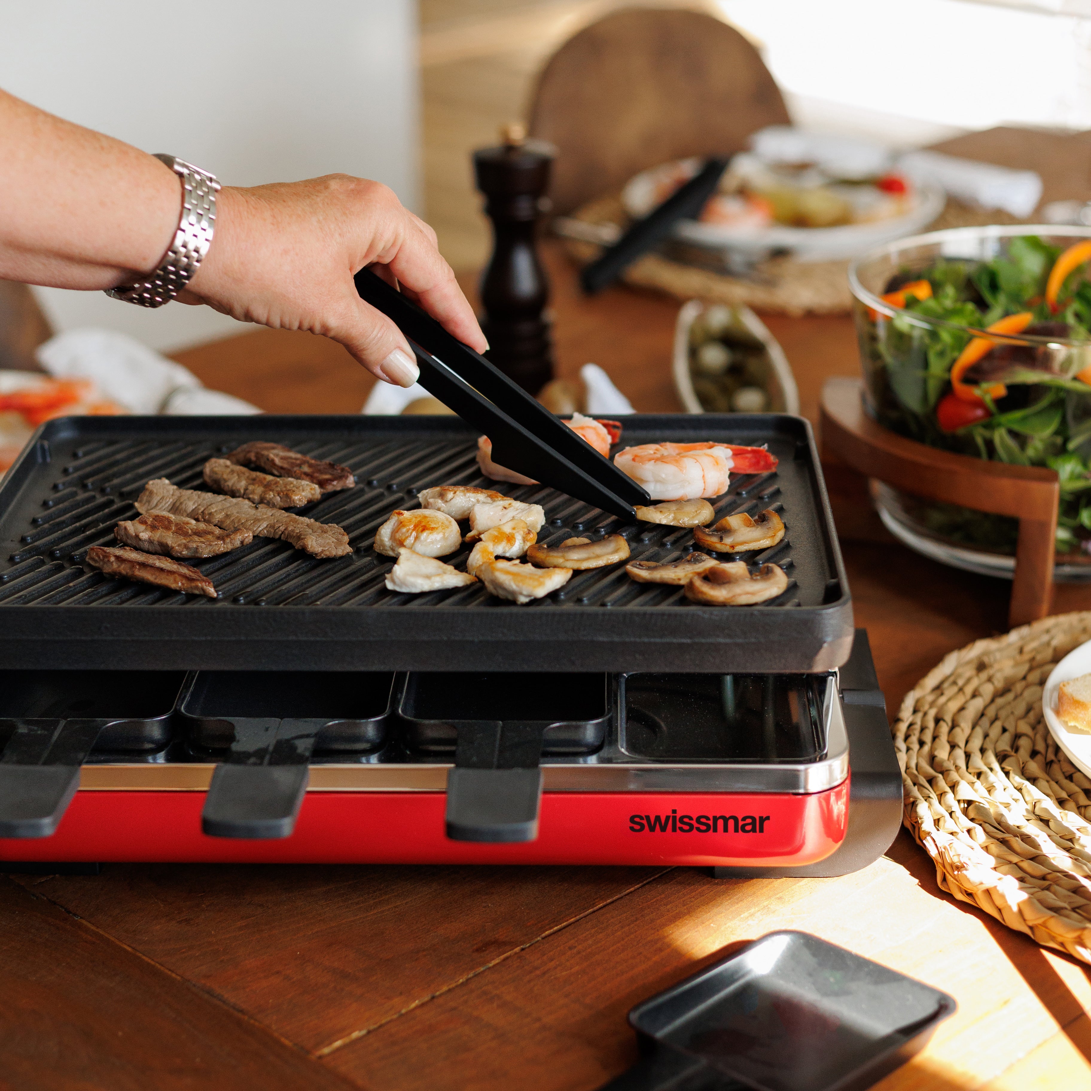 Swissmar Valais ラクレット・パーティグリル Classic Red Cast Iron Raclette Grill