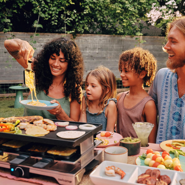Verso Indoor / Outdoor Cast-Iron Raclette Party Grill