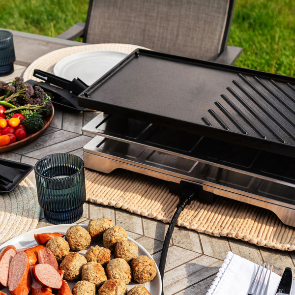 Verso Indoor / Outdoor Cast-Iron Raclette Party Grill