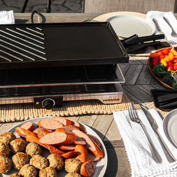 Verso Indoor / Outdoor Cast-Iron Raclette Party Grill