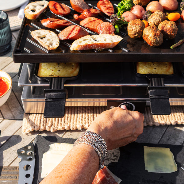 Verso Indoor / Outdoor Cast-Iron Raclette Party Grill